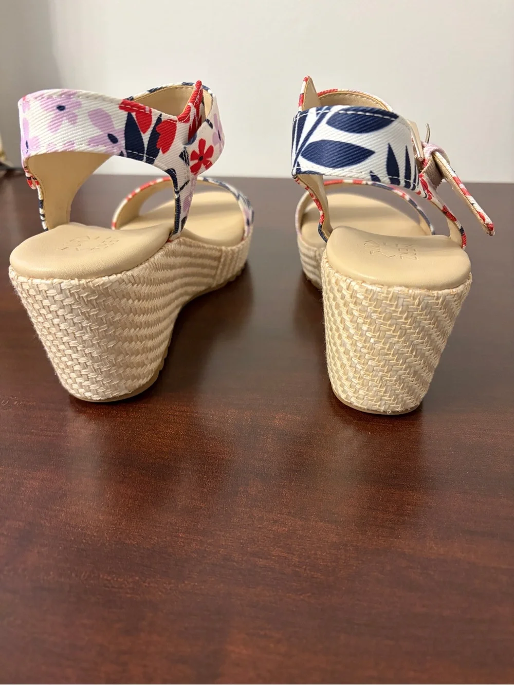 NIB‎ Naturalizer Stella Floral Wedge Sandals